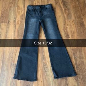 Risen Flare Jeans